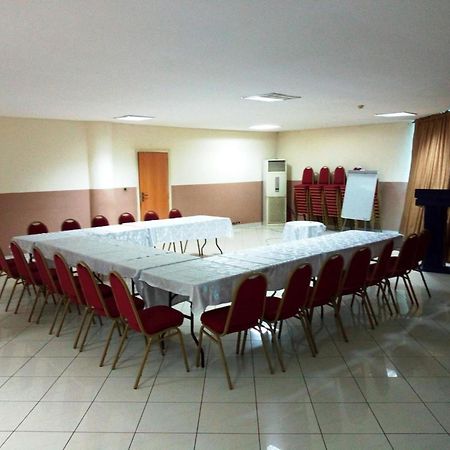 Room In Lodge - Golden Royale Hotel Enugu Ngoại thất bức ảnh
