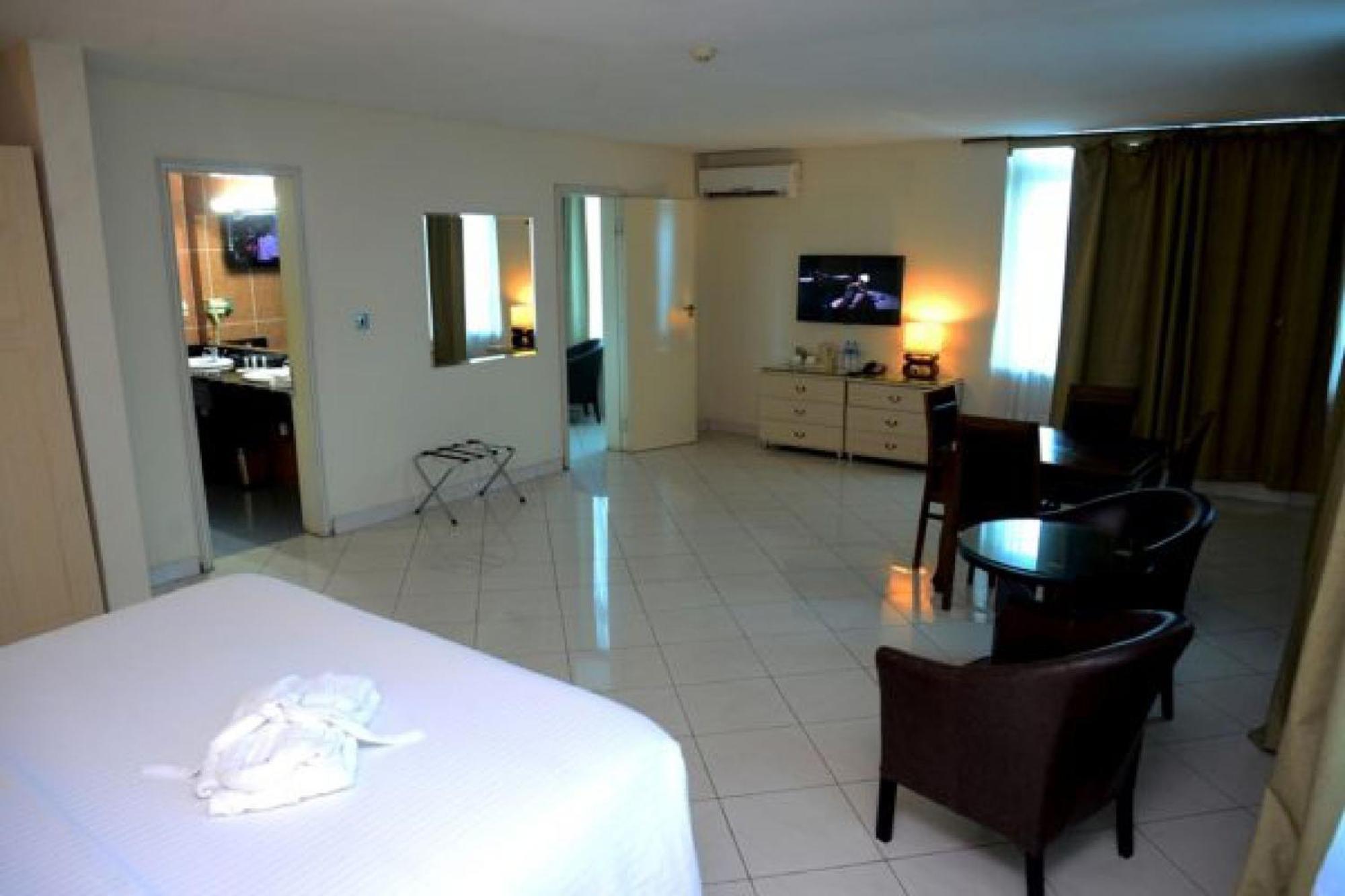 Room In Lodge - Golden Royale Hotel Enugu Ngoại thất bức ảnh