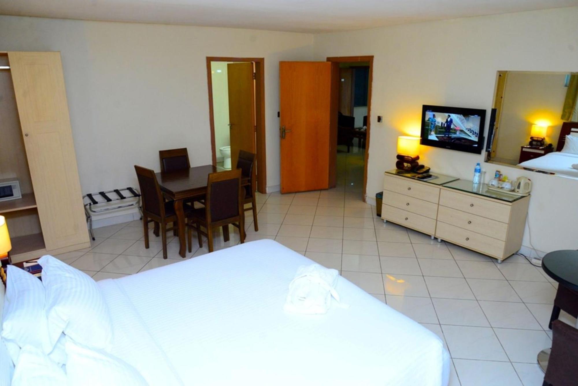 Room In Lodge - Golden Royale Hotel Enugu Ngoại thất bức ảnh