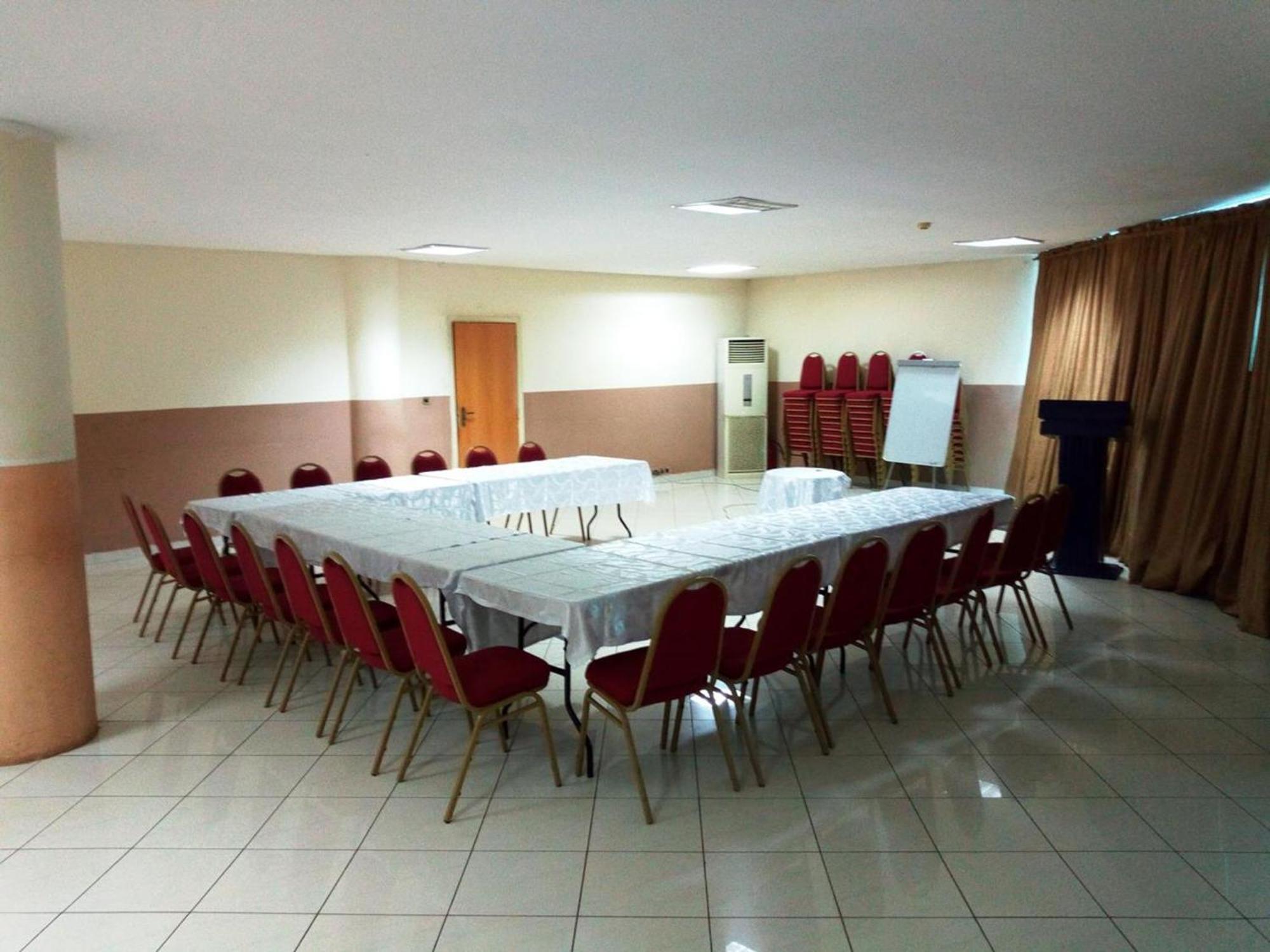 Room In Lodge - Golden Royale Hotel Enugu Ngoại thất bức ảnh